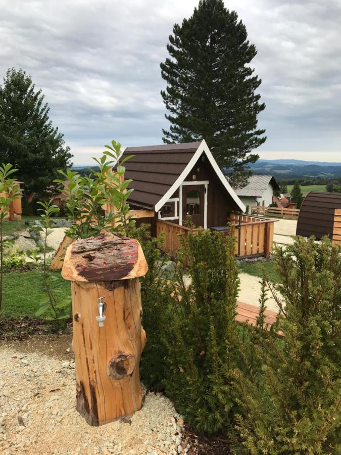 Glamping Park Hotel Moenichkirchen Bagian luar foto