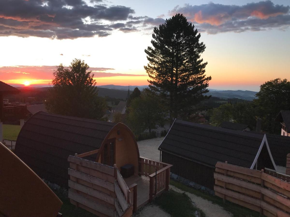 Glamping Park Hotel Moenichkirchen Bagian luar foto